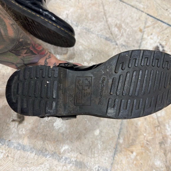 Dr. Martens slightly worn motorcycle Chelsea boot 9.5 - Picture 5 of 8